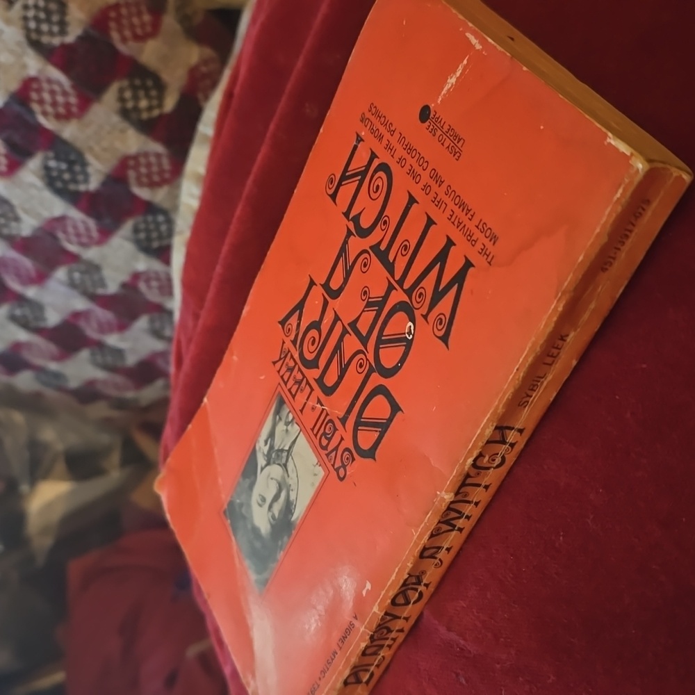 Rare Diary Of A Witch - Sybil Leek Vintage 1968 Psychic Signet Paper Back Book - Picture 2 of 6